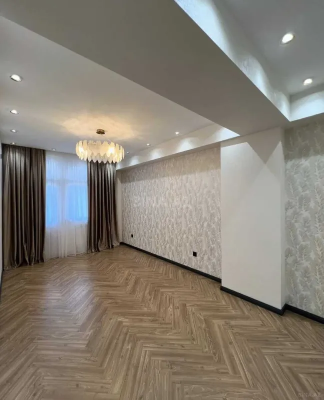 Satılır 3 otaqlı mənzil 134 m²