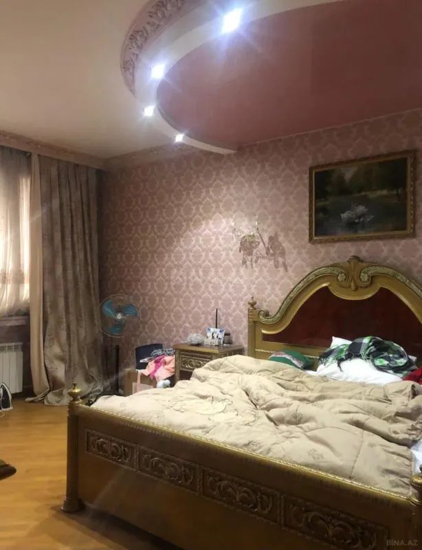 Satılır 4 otaqlı mənzil 180 m²