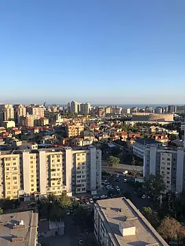Satılır 4 otaqlı mənzil 180 m²