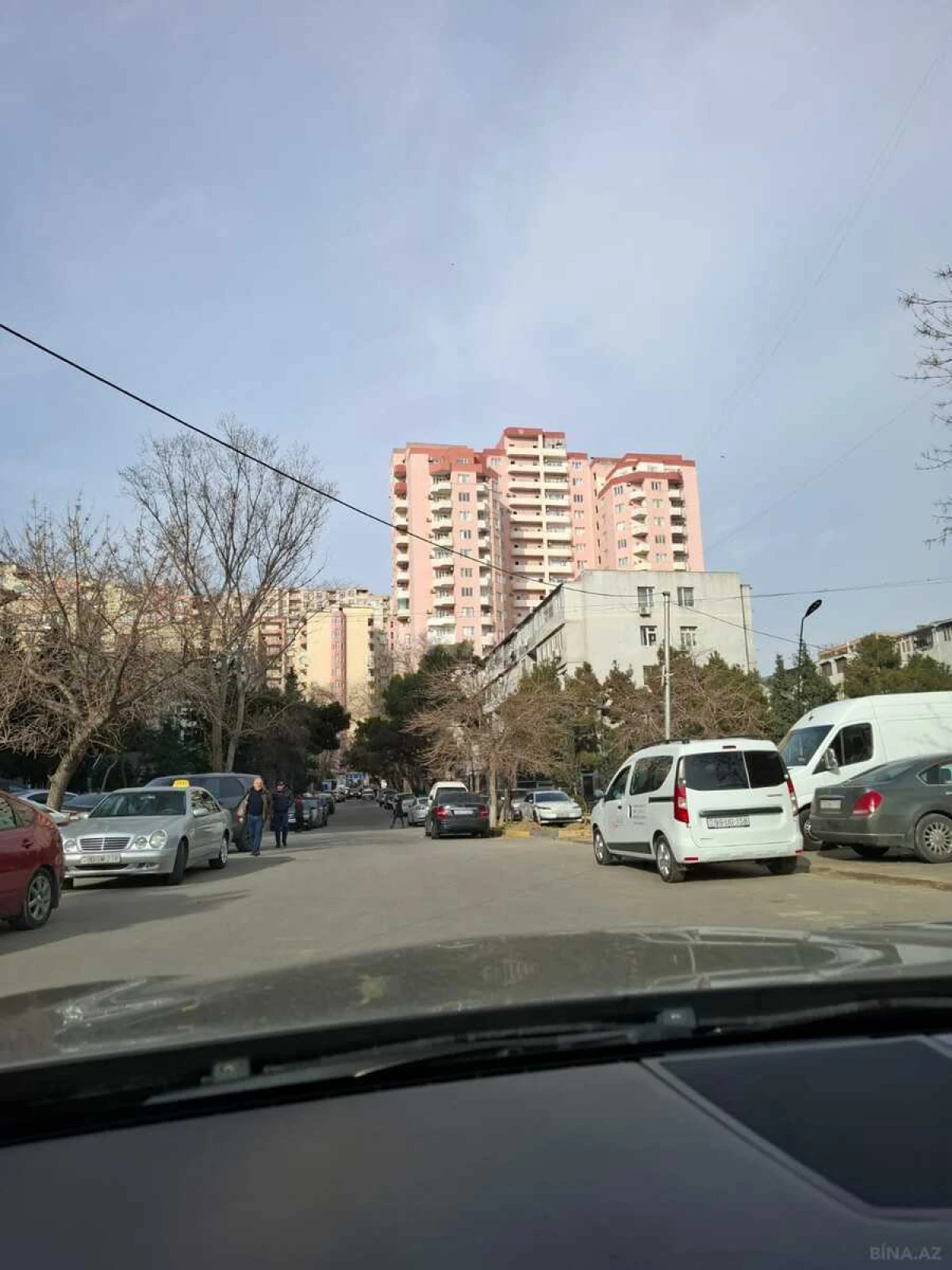 Satılır 4 otaqlı mənzil 180 m²