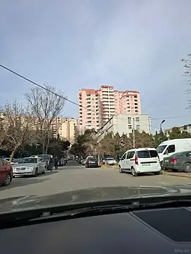 Satılır 4 otaqlı mənzil 180 m²