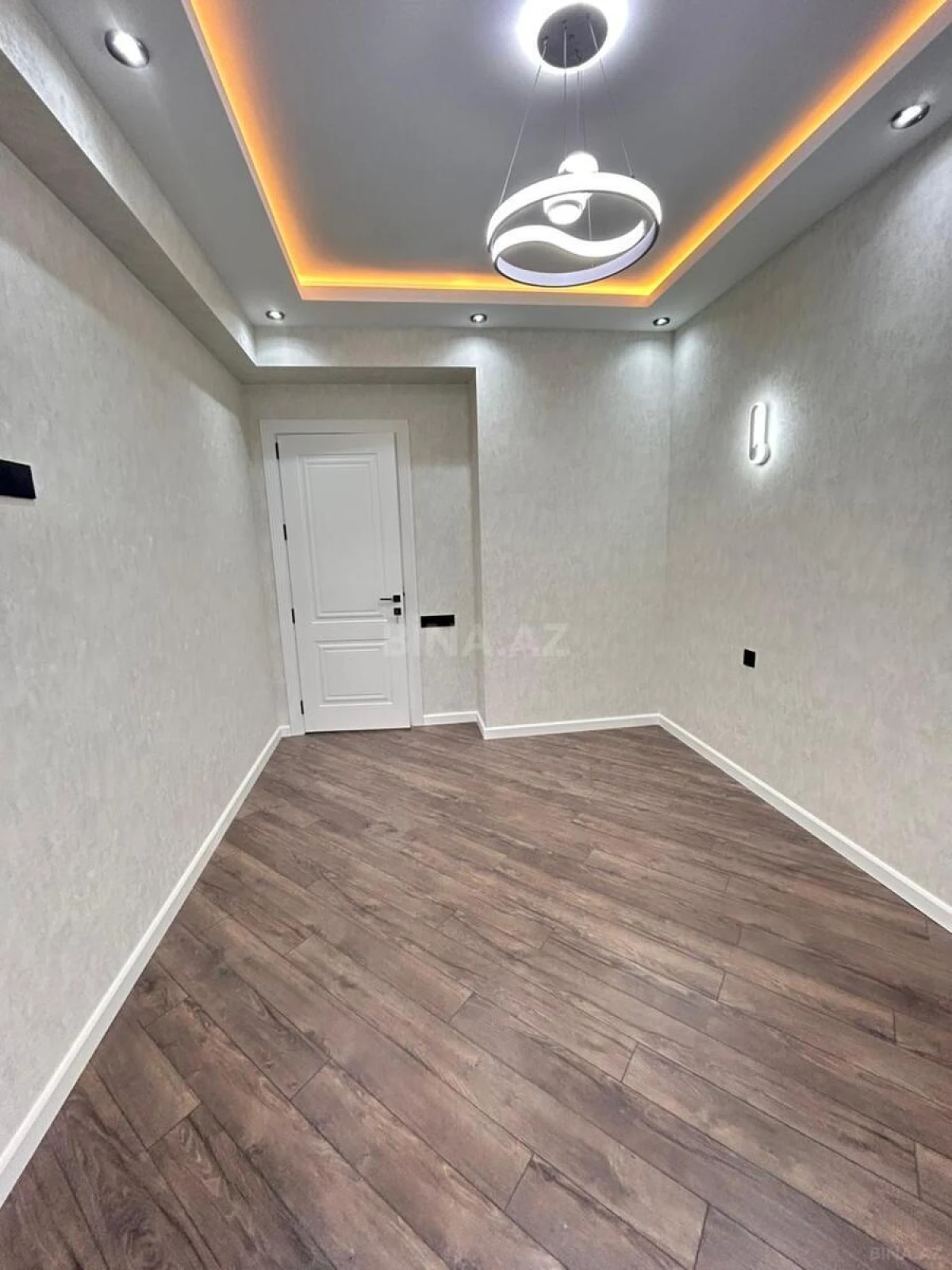 Satılır 3 otaqlı mənzil 84 m²