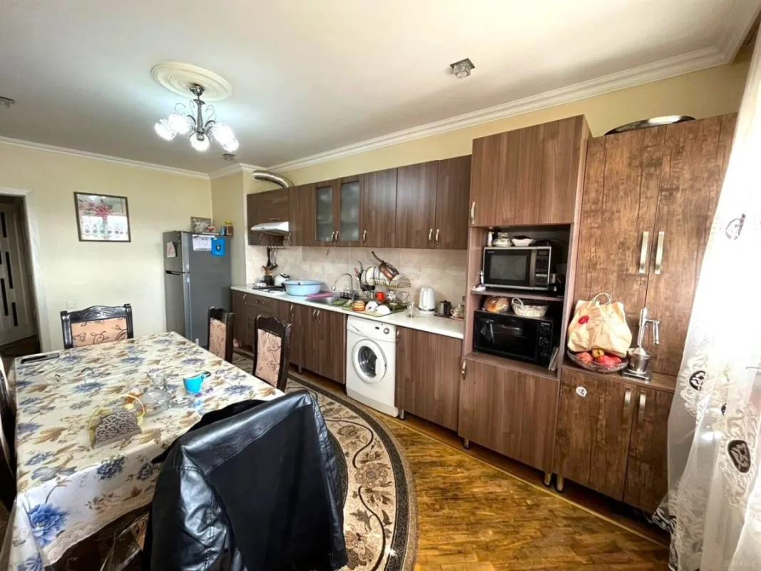 Satılır 3 otaqlı mənzil 150 m²