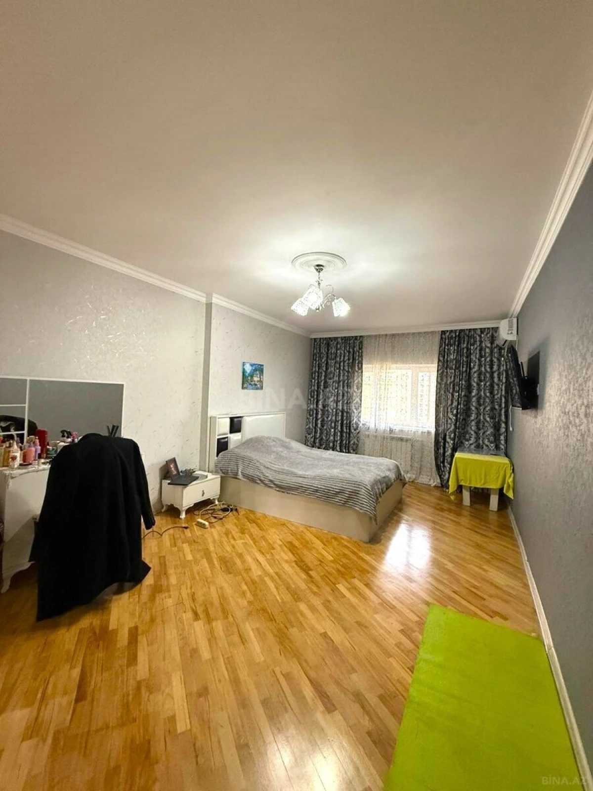 Satılır 3 otaqlı mənzil 150 m²