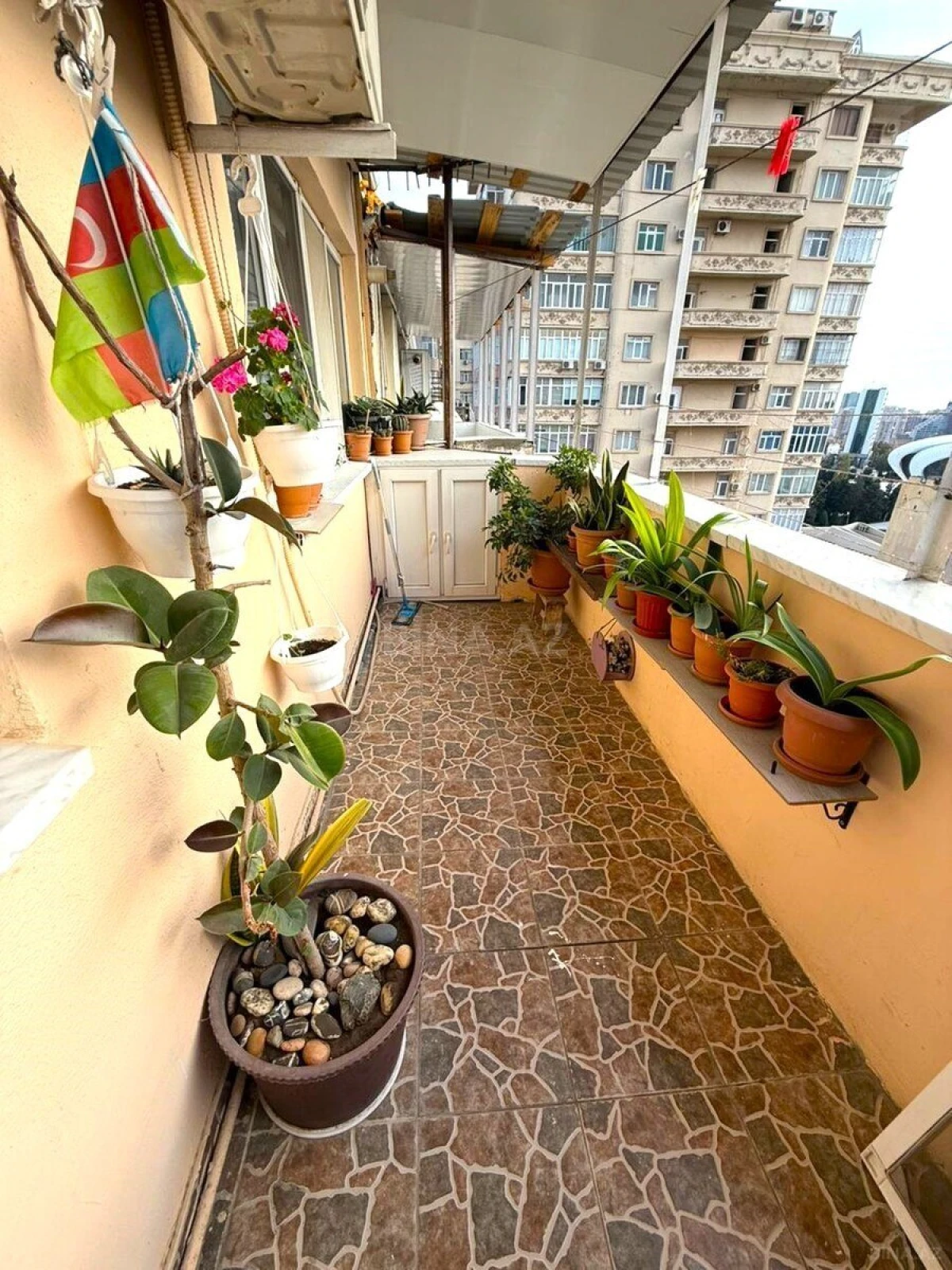 Satılır 3 otaqlı mənzil 150 m²