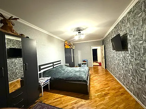 Satılır 3 otaqlı mənzil 150 m²