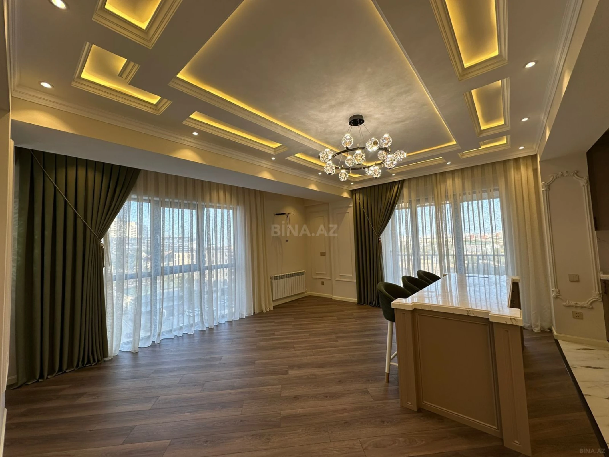 Satılır 4 otaqlı mənzil 132 m²