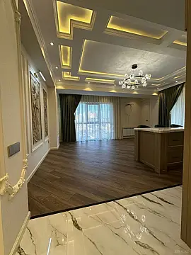 Satılır 4 otaqlı mənzil 132 m²
