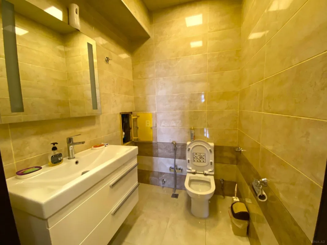 Satılır 3 otaqlı mənzil 160 m²