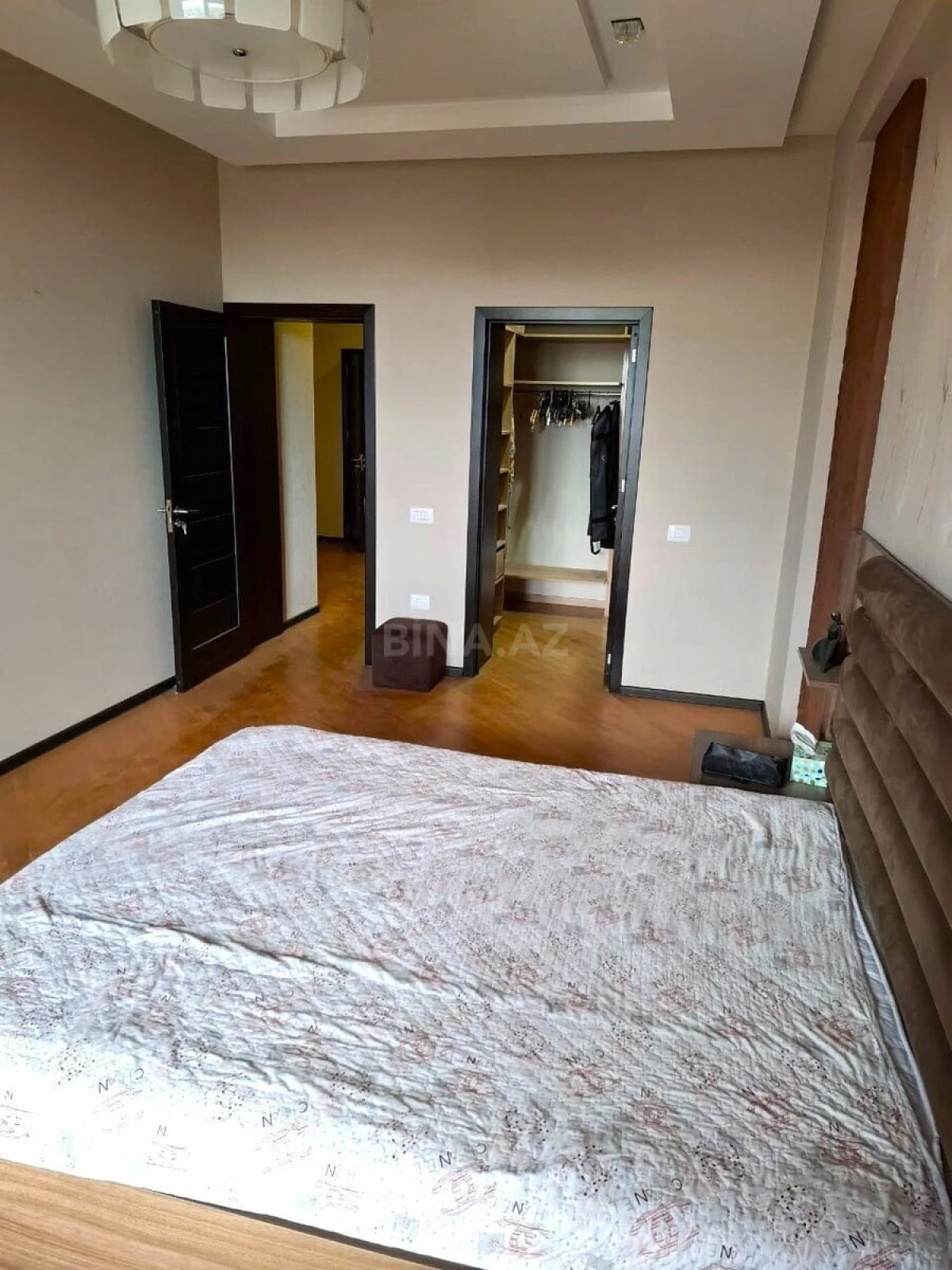 Satılır 3 otaqlı mənzil 160 m²