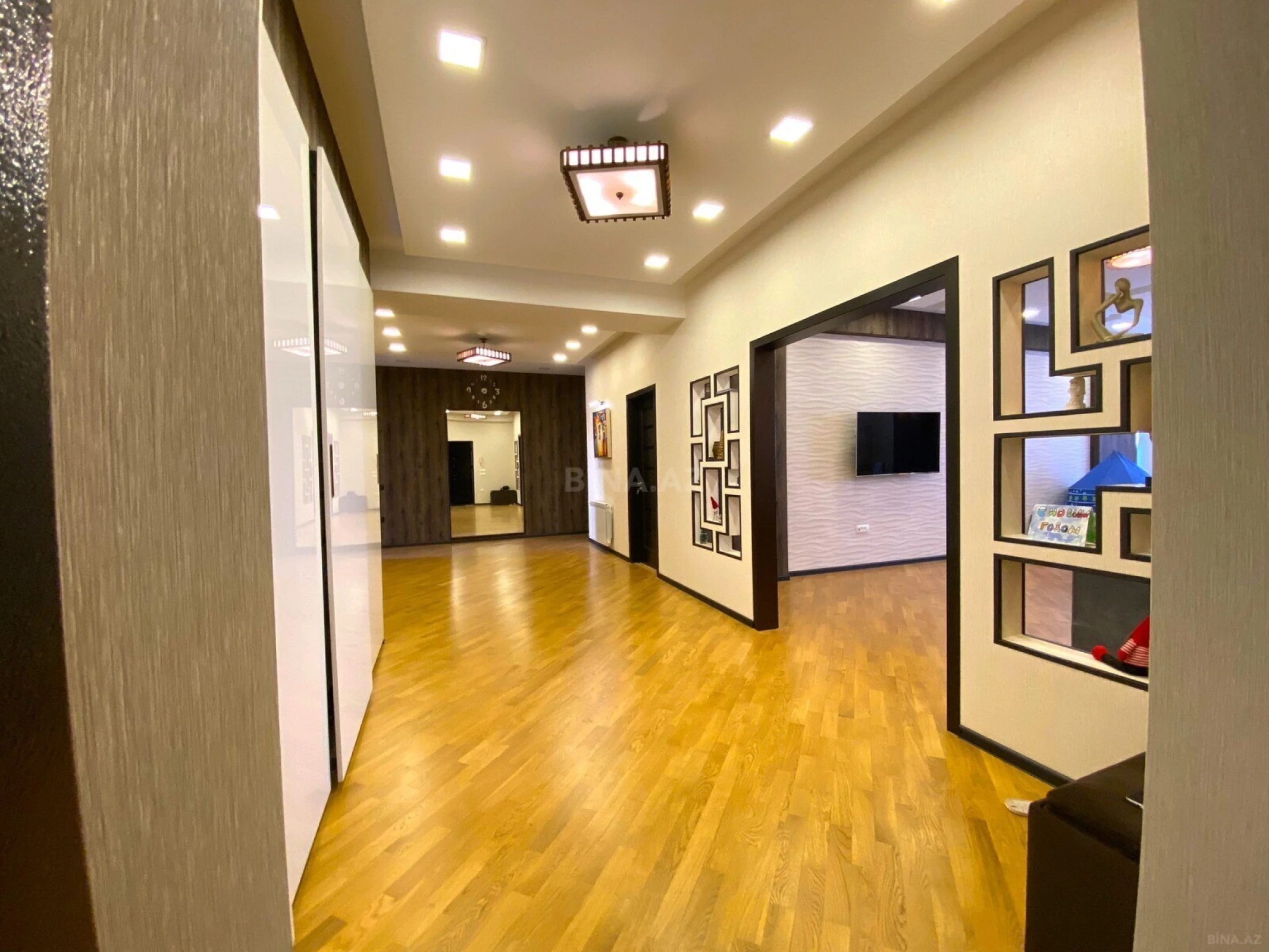 Satılır 3 otaqlı mənzil 160 m²