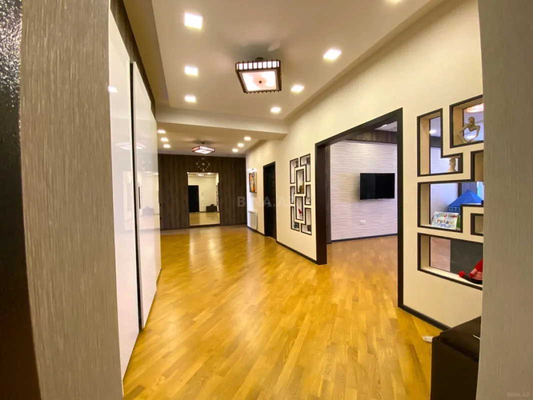 Satılır 3 otaqlı mənzil 160 m²