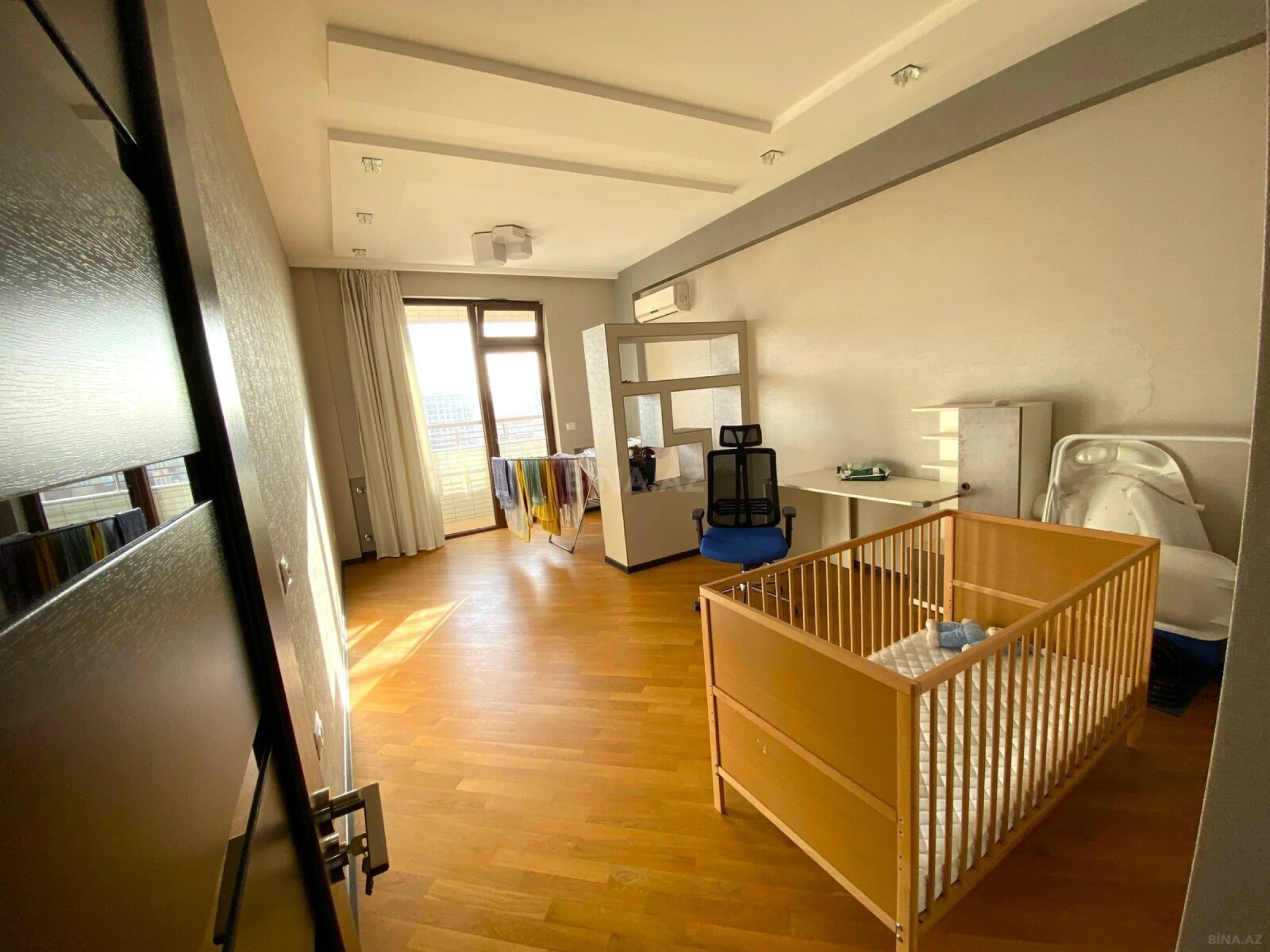 Satılır 3 otaqlı mənzil 160 m²