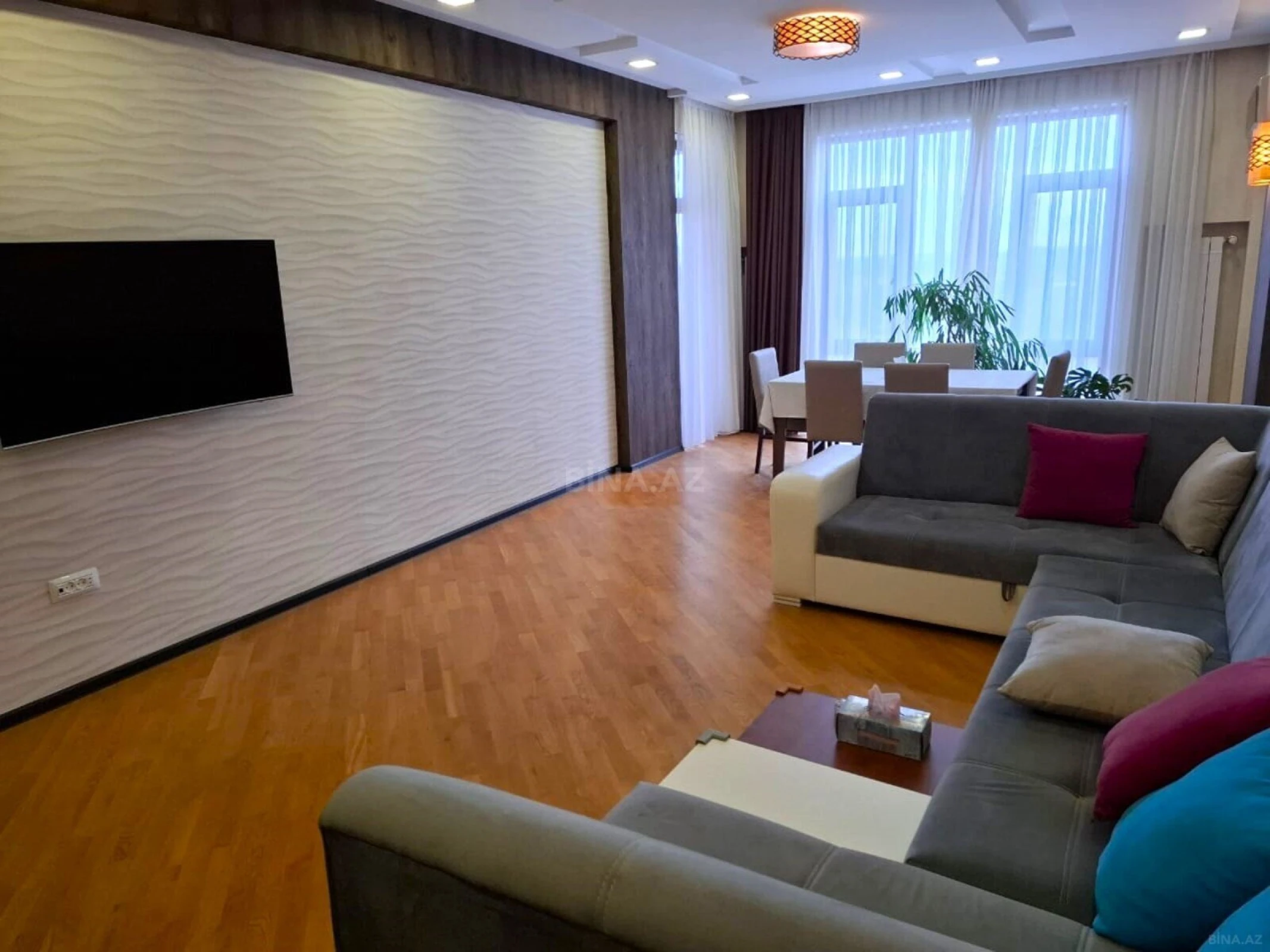 Satılır 3 otaqlı mənzil 160 m²