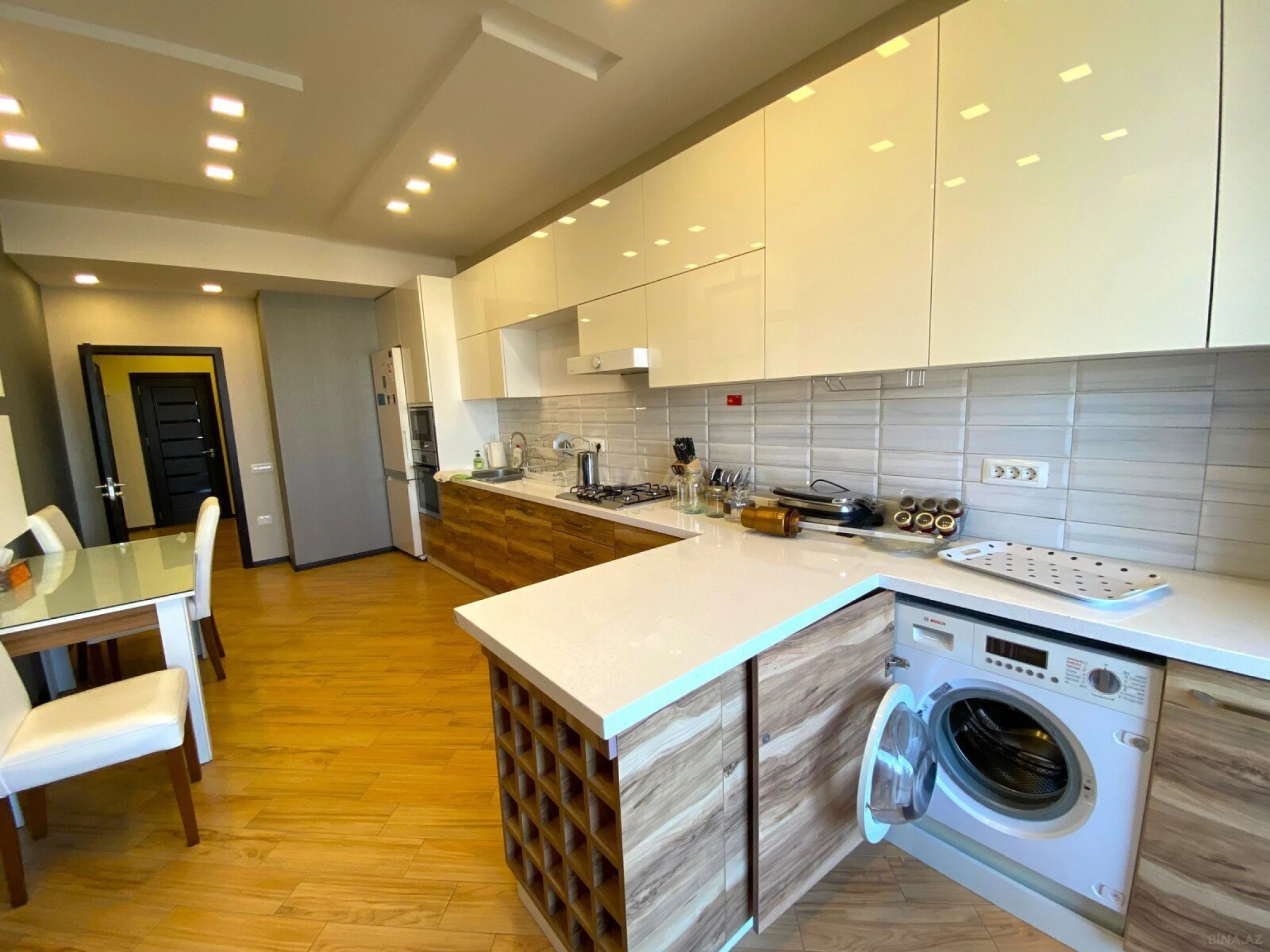 Satılır 3 otaqlı mənzil 160 m²