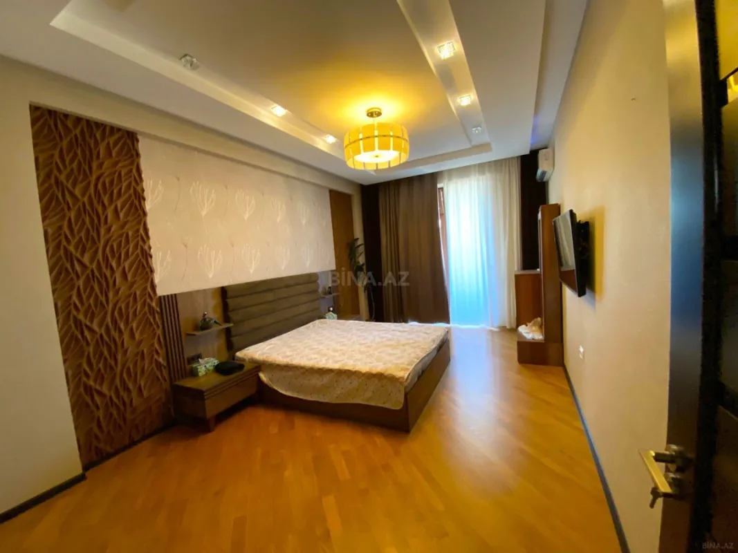 Satılır 3 otaqlı mənzil 160 m²