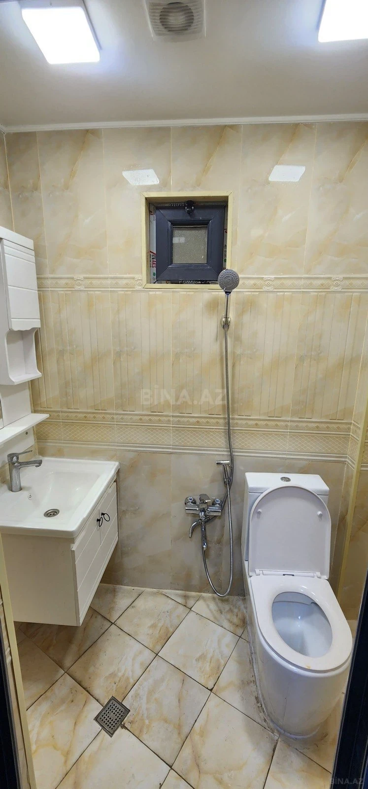 Satılır obyekt 45 m²