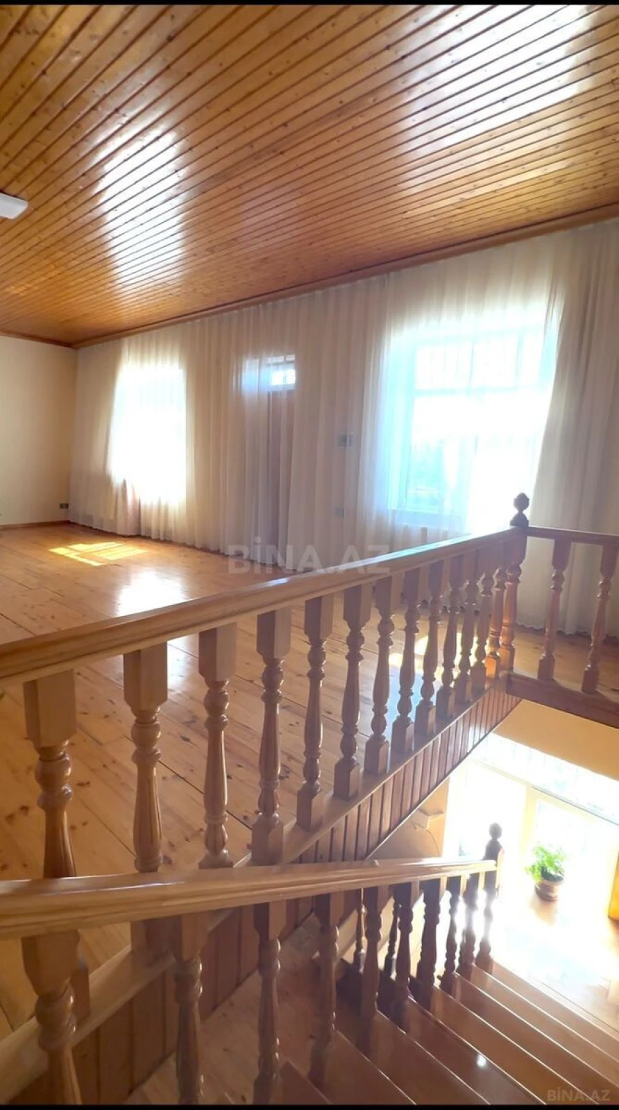 Satılır 6 otaqlı həyət evi 220 m²