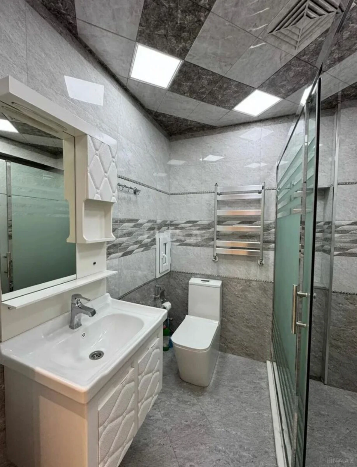 Satılır 2 otaqlı mənzil 55 m²