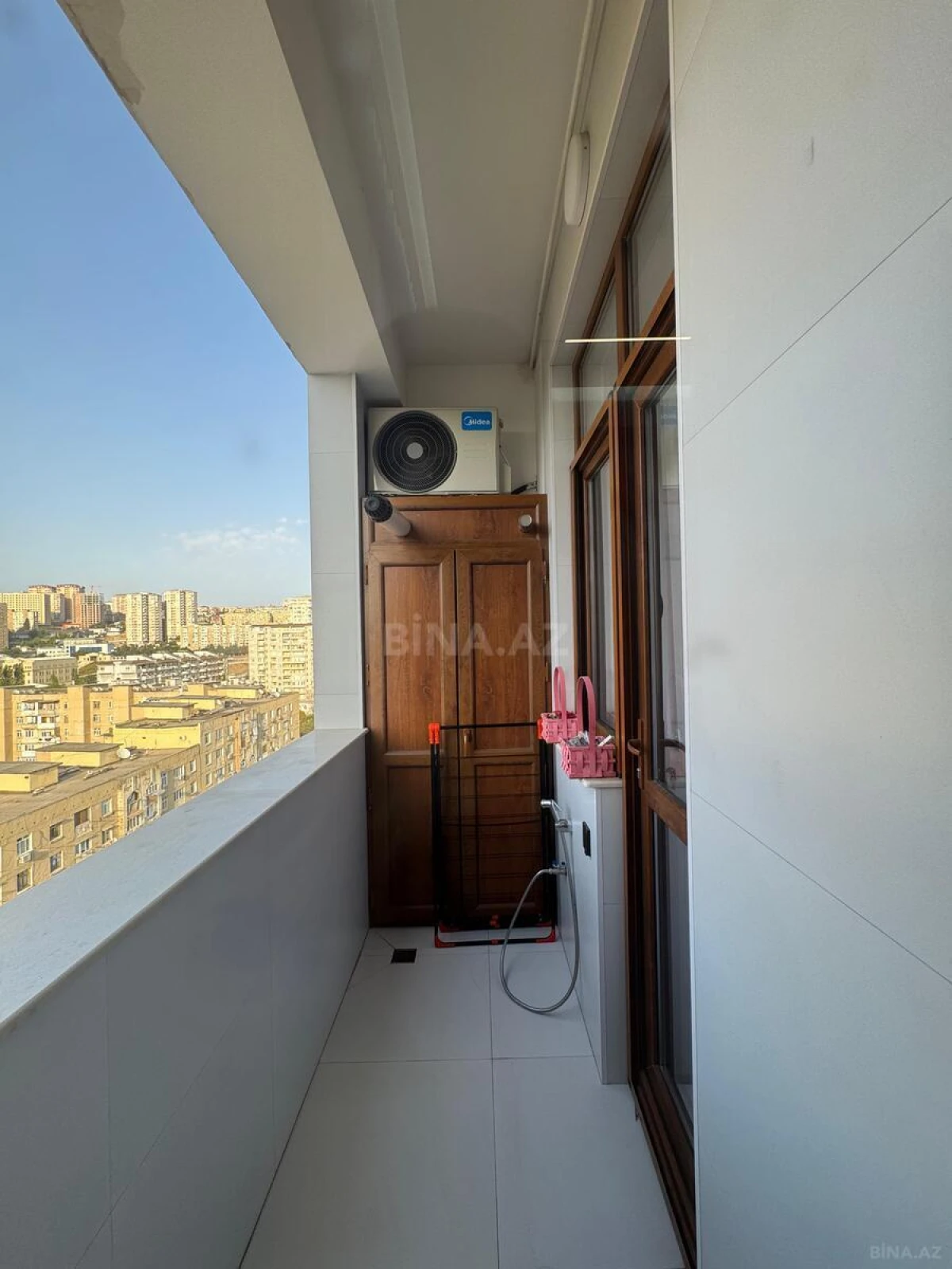 Satılır 3 otaqlı mənzil 110 m²