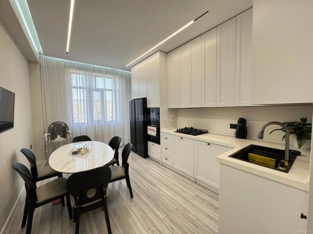 Satılır 3 otaqlı mənzil 110 m²