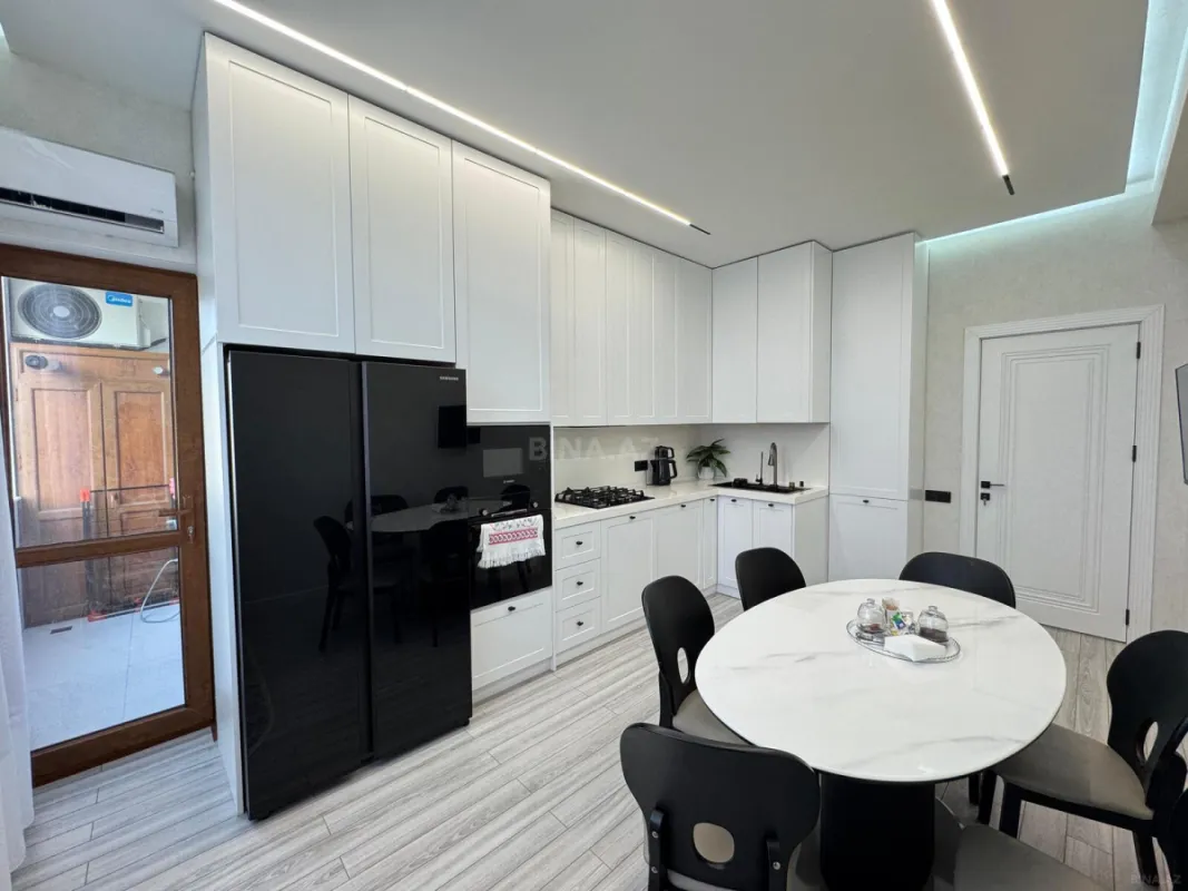 Satılır 3 otaqlı mənzil 110 m²