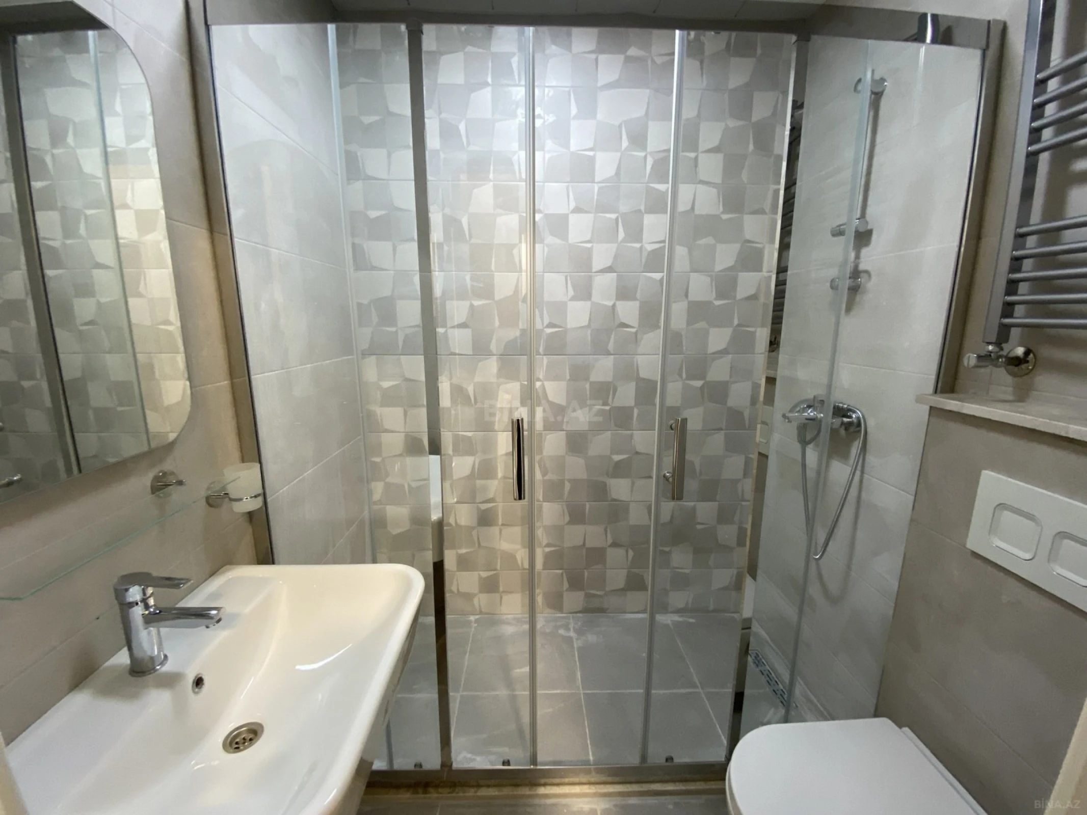 Satılır 3 otaqlı mənzil 96.5 m²