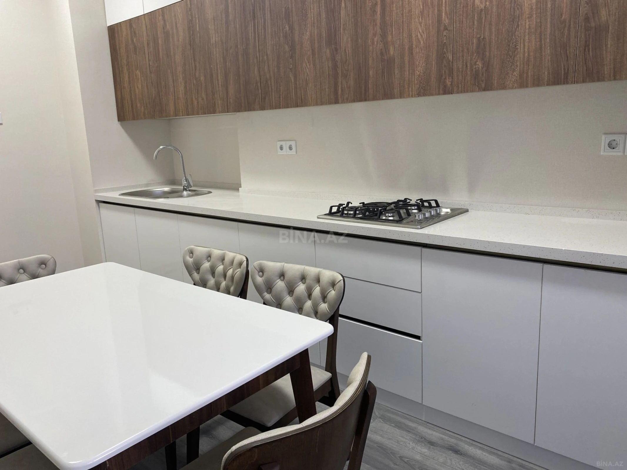 Satılır 3 otaqlı mənzil 96.5 m²