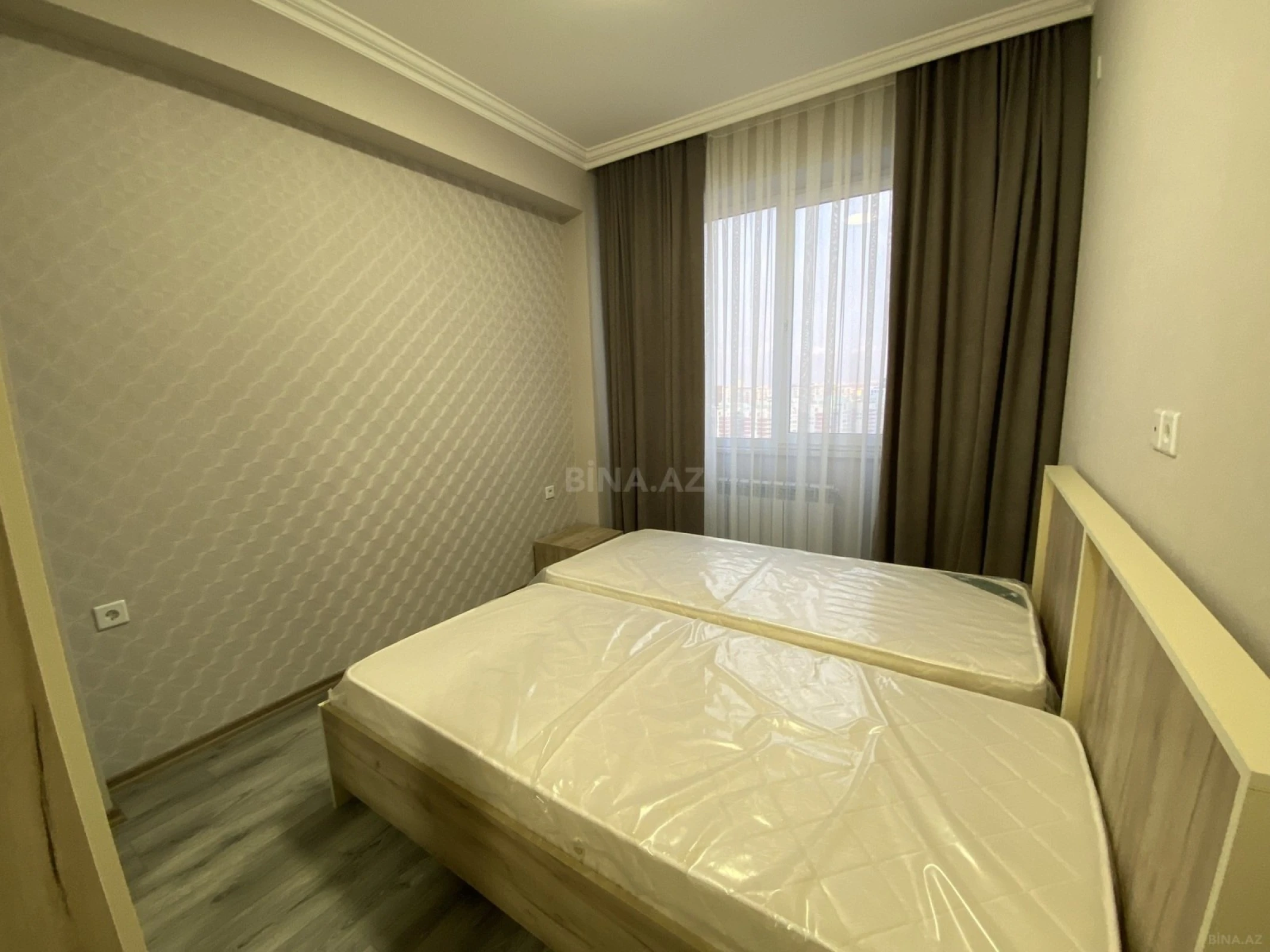 Satılır 3 otaqlı mənzil 96.5 m²