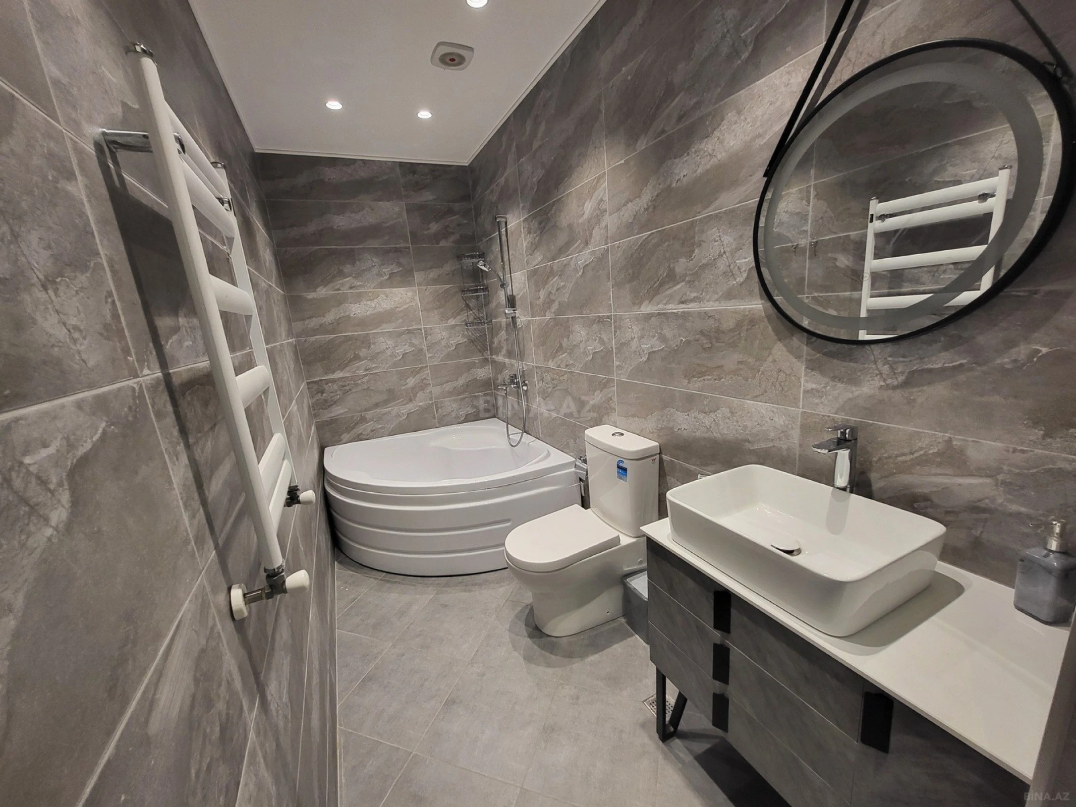 Satılır 4 otaqlı həyət evi 160 m²