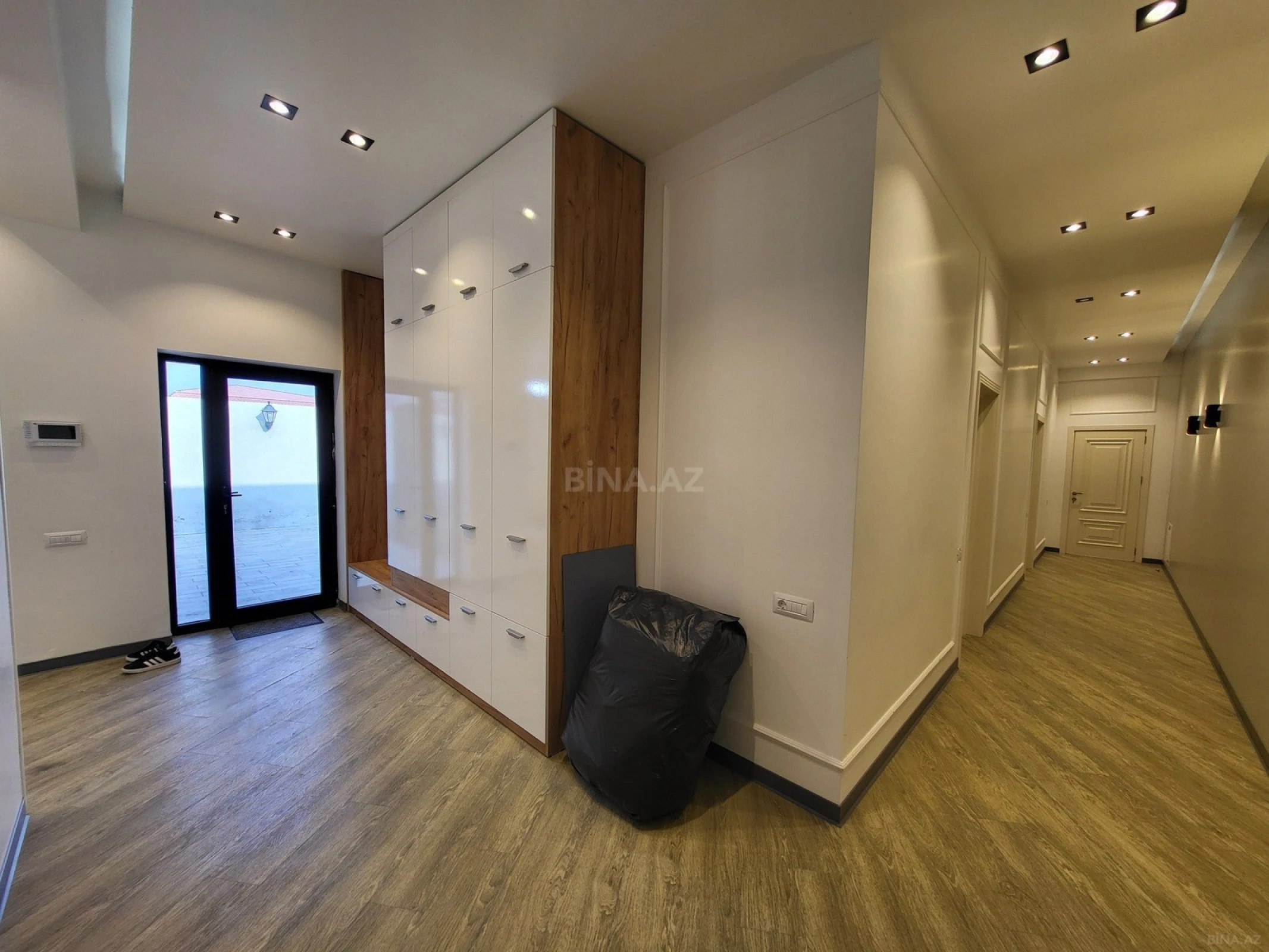 Satılır 4 otaqlı həyət evi 160 m²