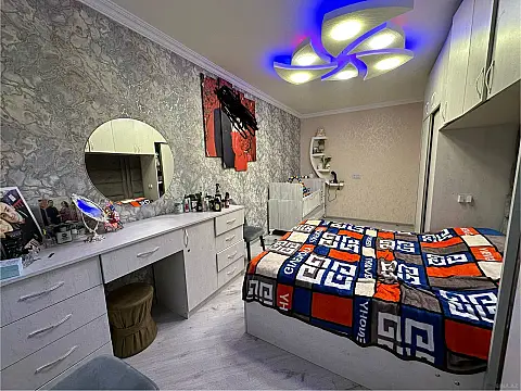 Satılır 2 otaqlı mənzil 65 m²