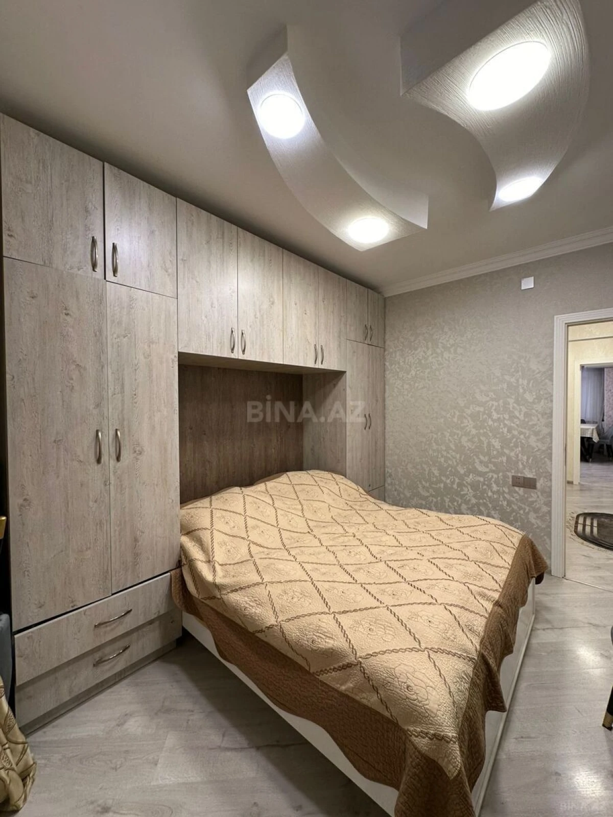 Satılır 2 otaqlı mənzil 65 m²