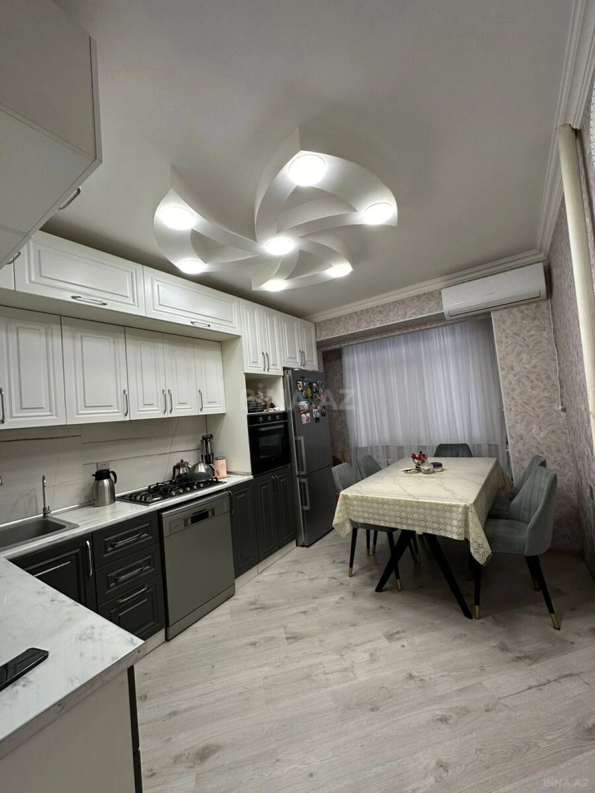 Satılır 2 otaqlı mənzil 65 m²