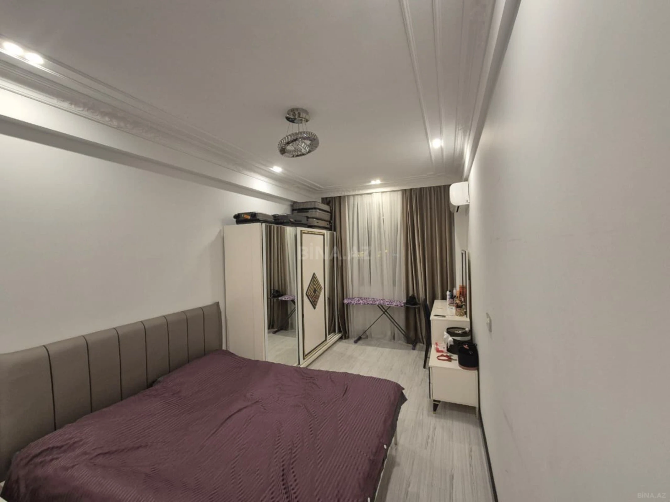 Satılır 2 otaqlı mənzil 93 m²