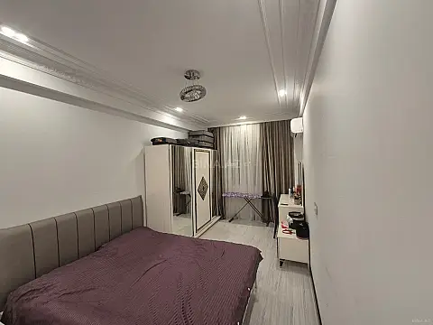 Satılır 2 otaqlı mənzil 93 m²