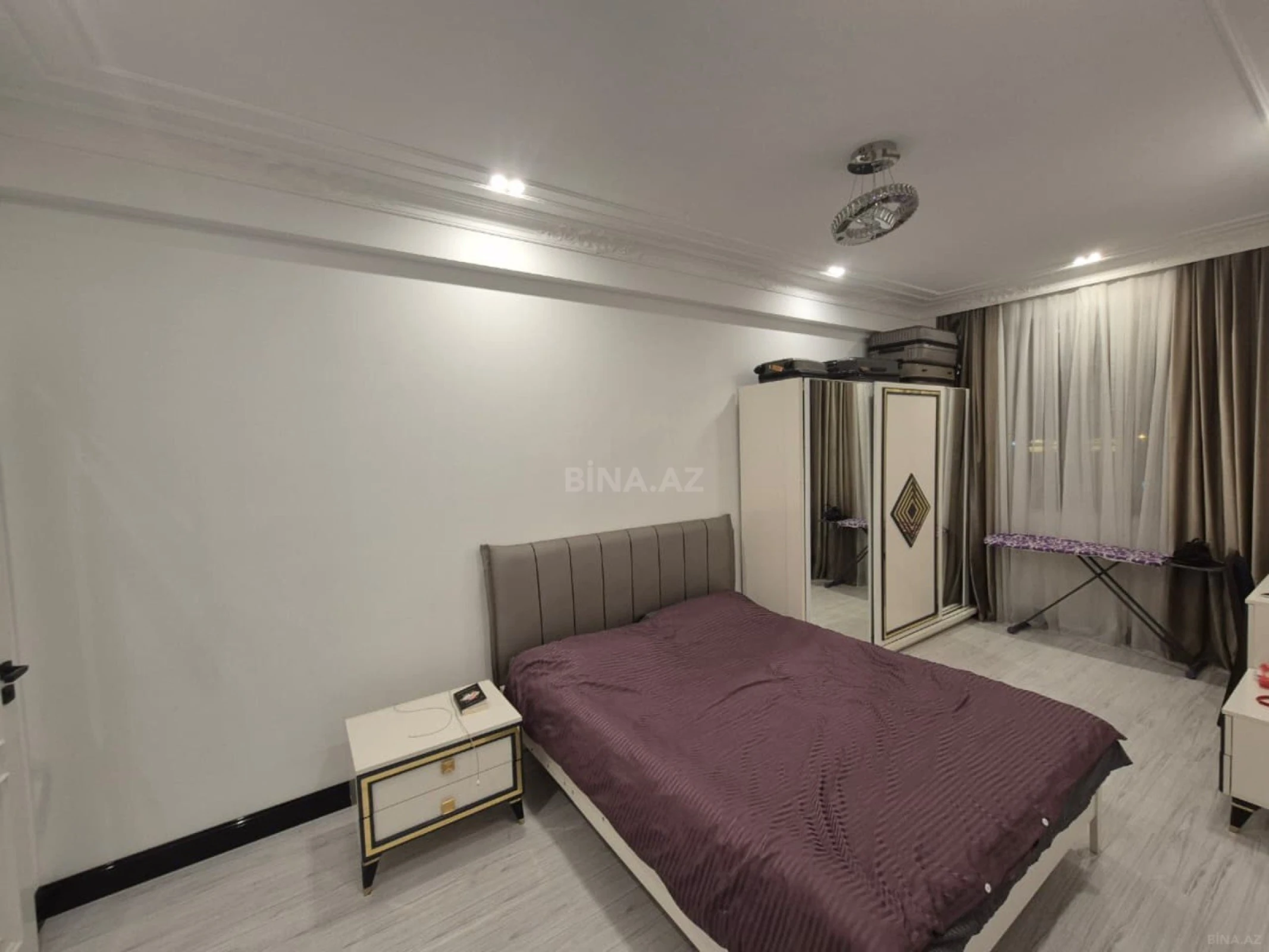 Satılır 2 otaqlı mənzil 93 m²