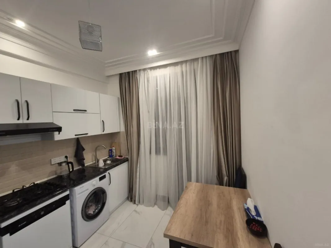 Satılır 2 otaqlı mənzil 93 m²