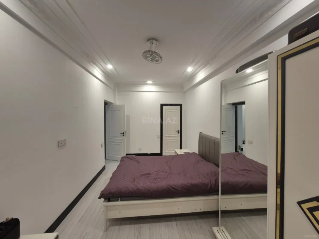 Satılır 2 otaqlı mənzil 93 m²