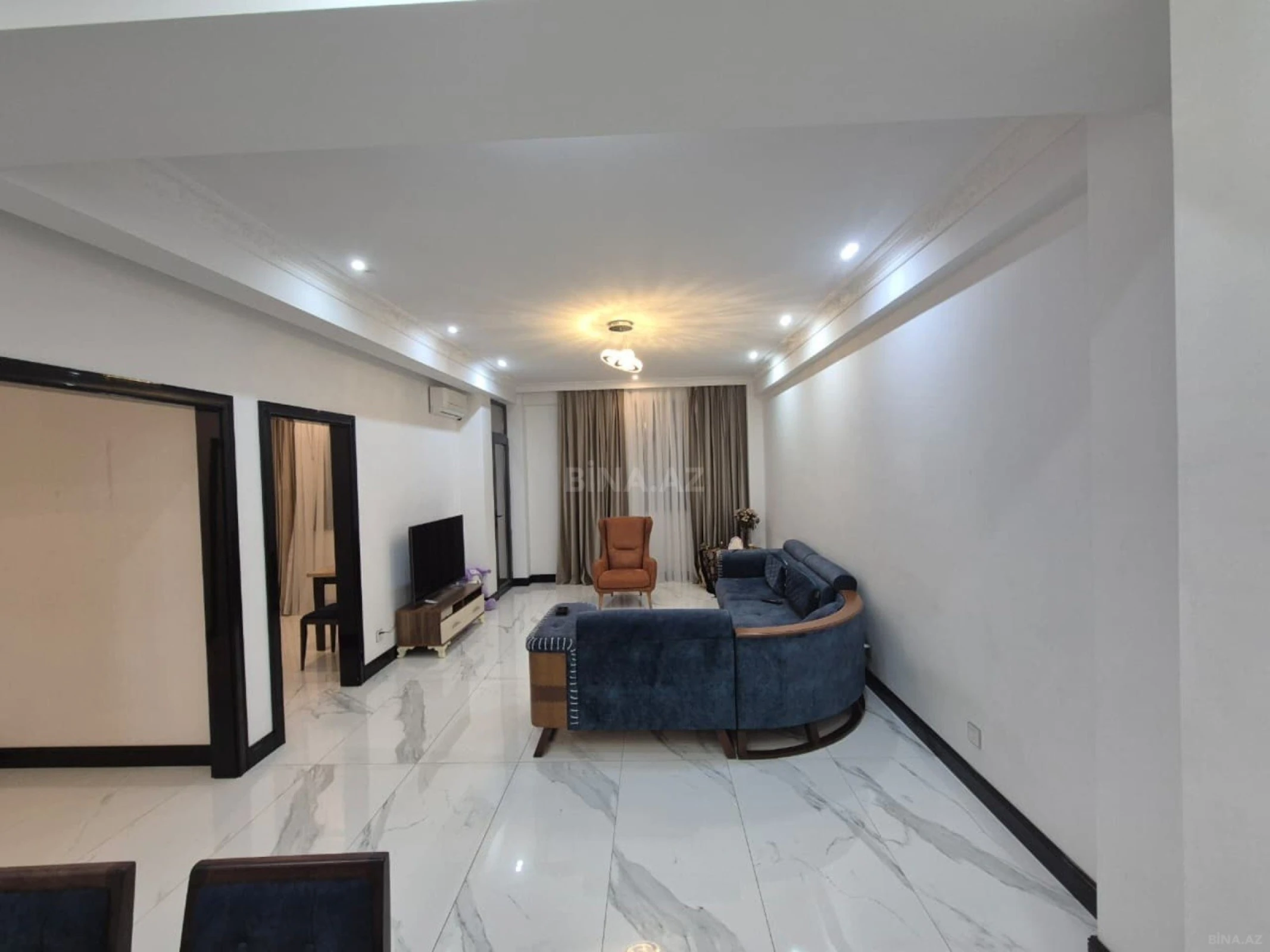 Satılır 2 otaqlı mənzil 93 m²