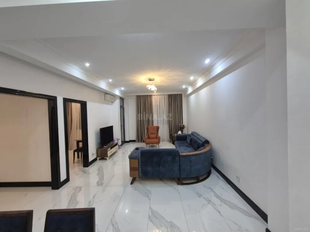 Satılır 2 otaqlı mənzil 93 m²