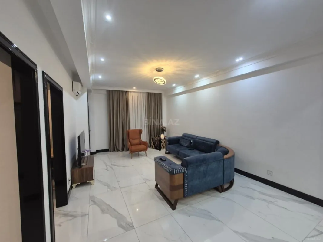 Satılır 2 otaqlı mənzil 93 m²