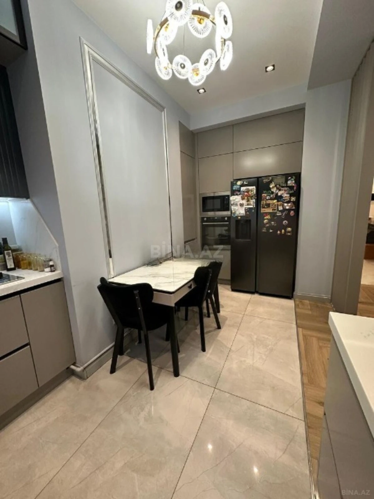 Satılır 4 otaqlı mənzil 132 m²
