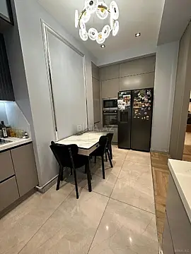 Satılır 4 otaqlı mənzil 132 m²