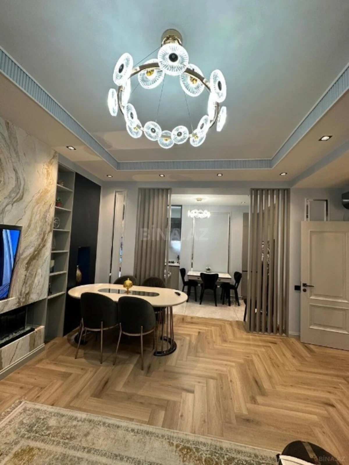 Satılır 4 otaqlı mənzil 132 m²