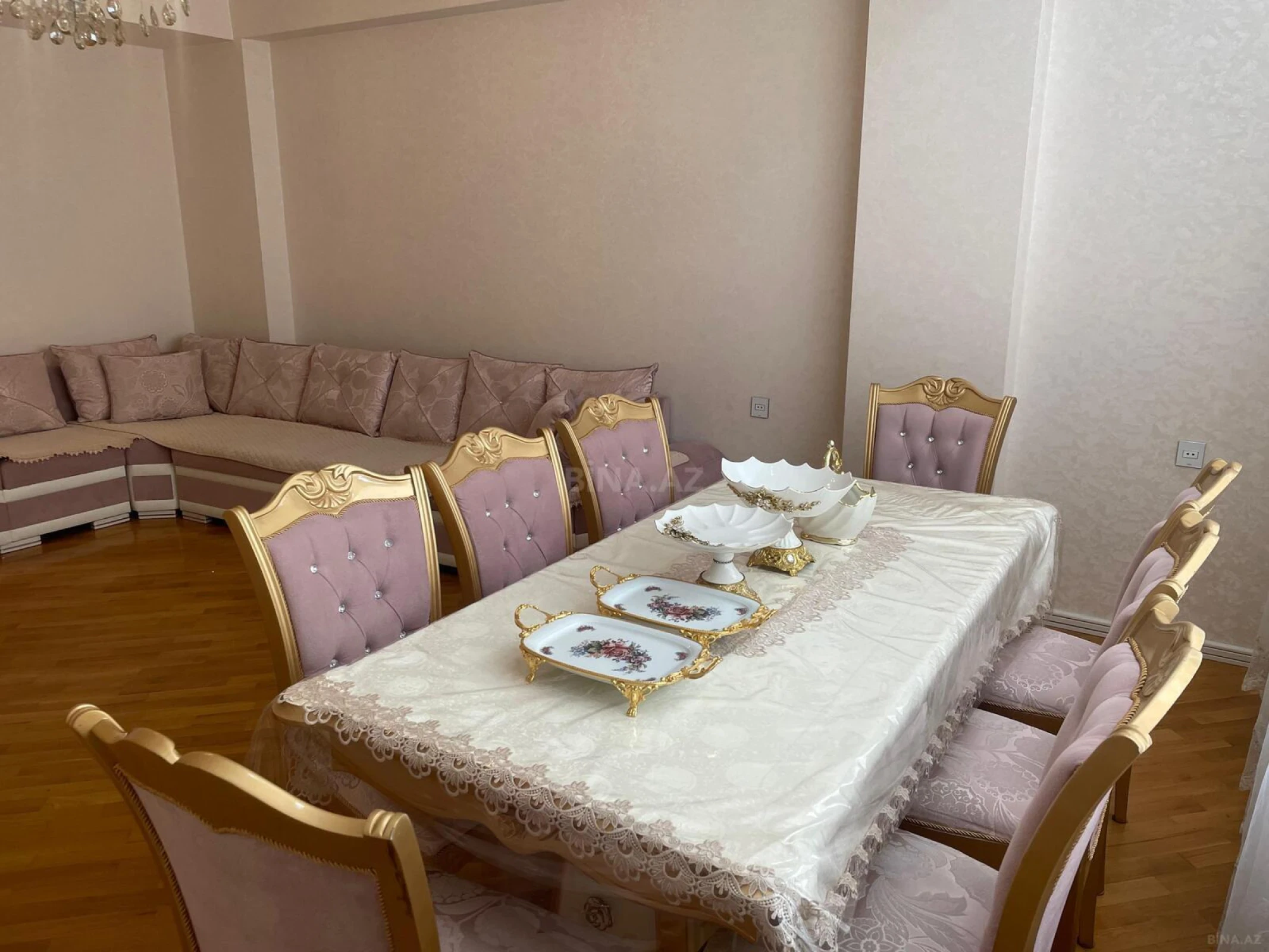 Kirayə verilir 3 otaqlı mənzil 120 m²