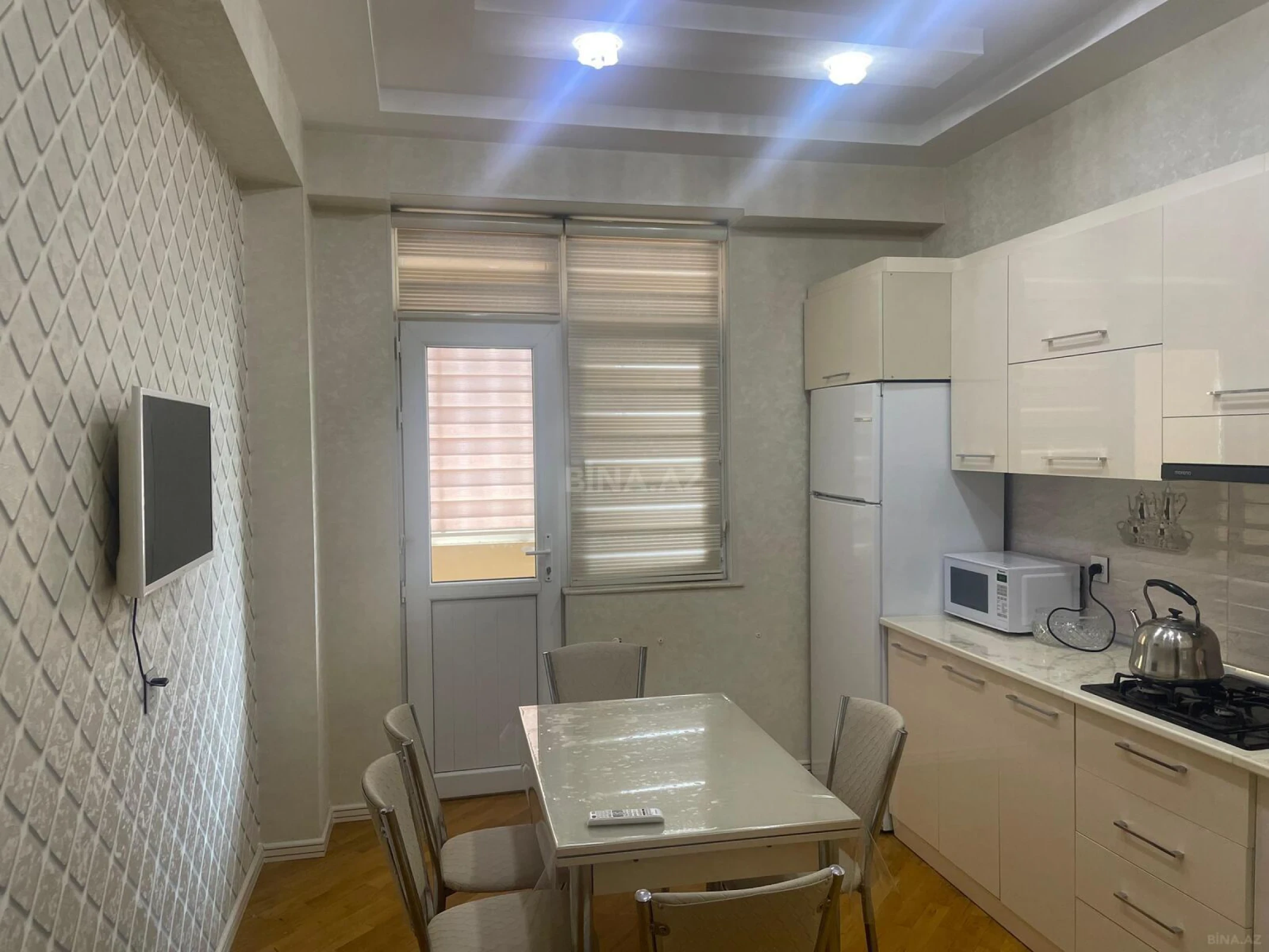 Kirayə verilir 3 otaqlı mənzil 120 m²