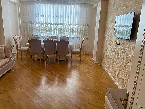 Kirayə verilir 3 otaqlı mənzil 120 m²