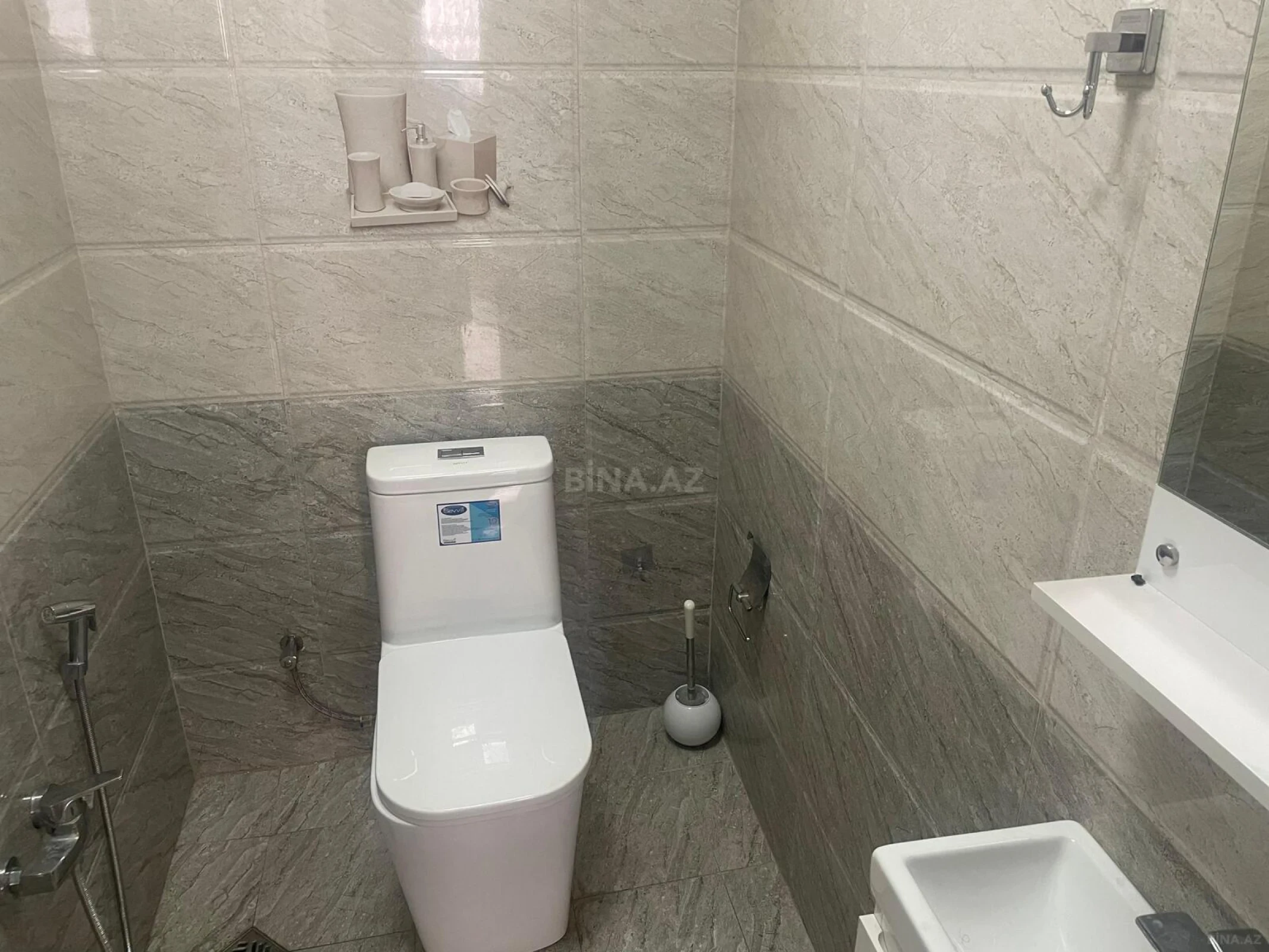 Kirayə verilir 3 otaqlı mənzil 120 m²