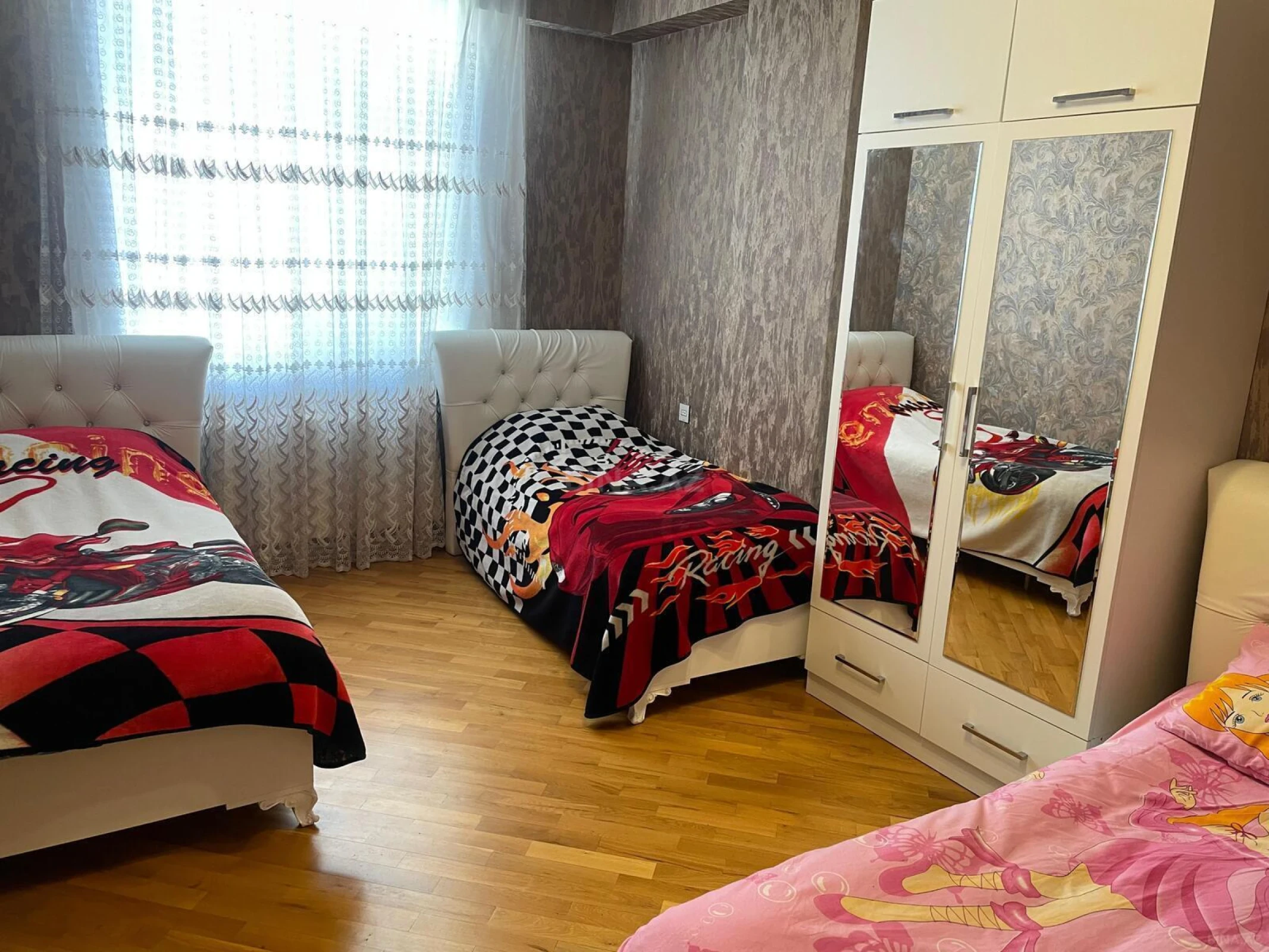 Kirayə verilir 3 otaqlı mənzil 120 m²